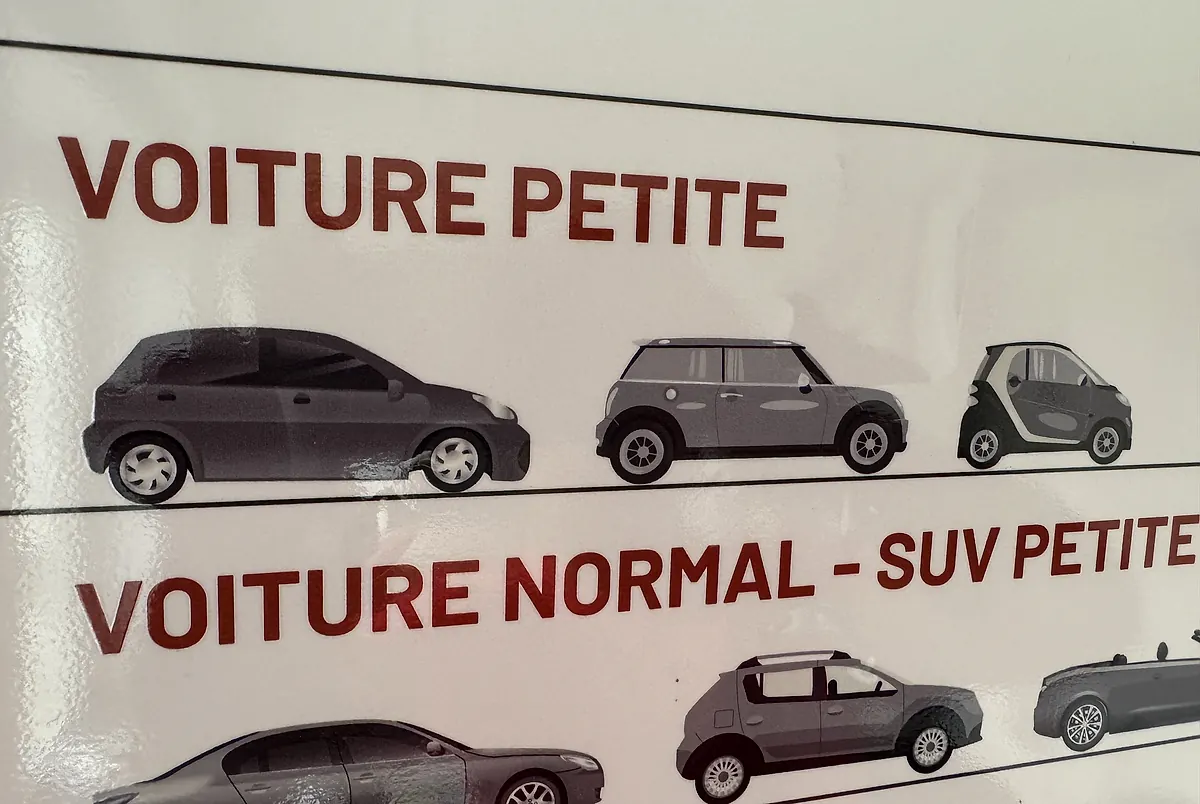 Panneau tarifaire affiché sur place à Car Wash Boncelles
